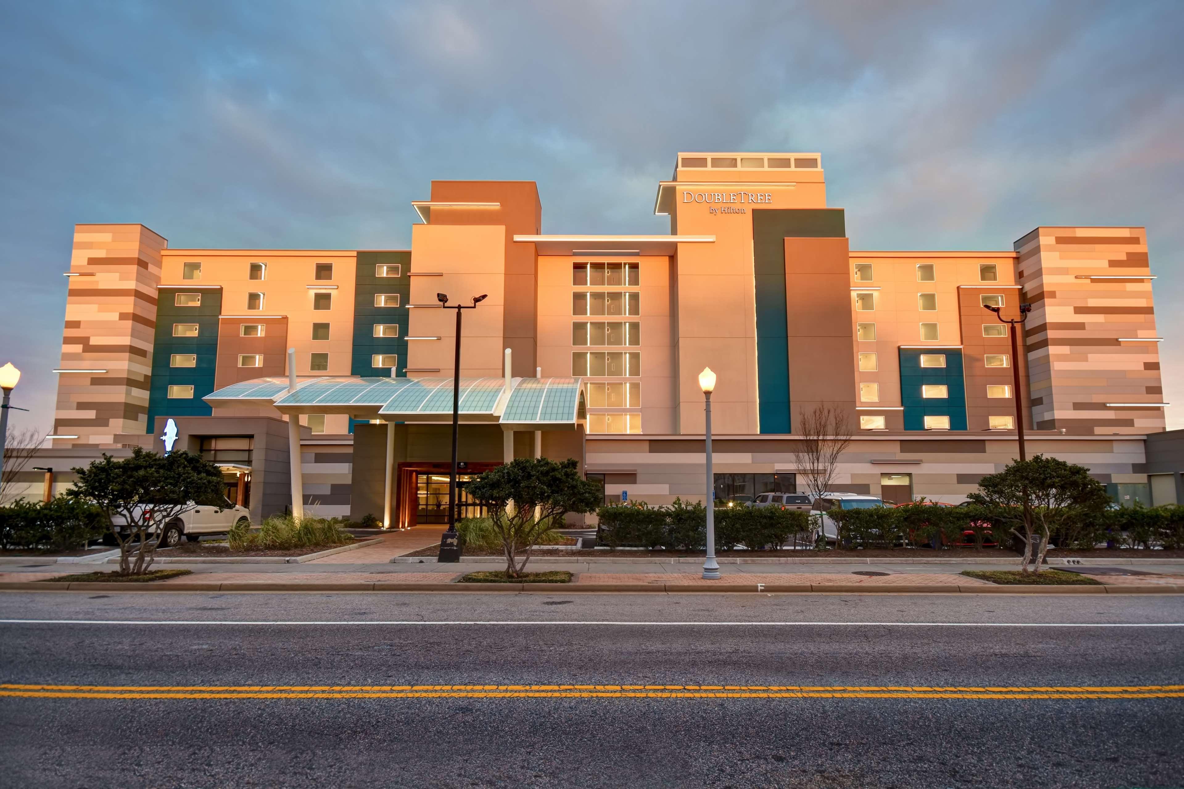 Doubletree By Hilton Oceanfront Virginia 4*