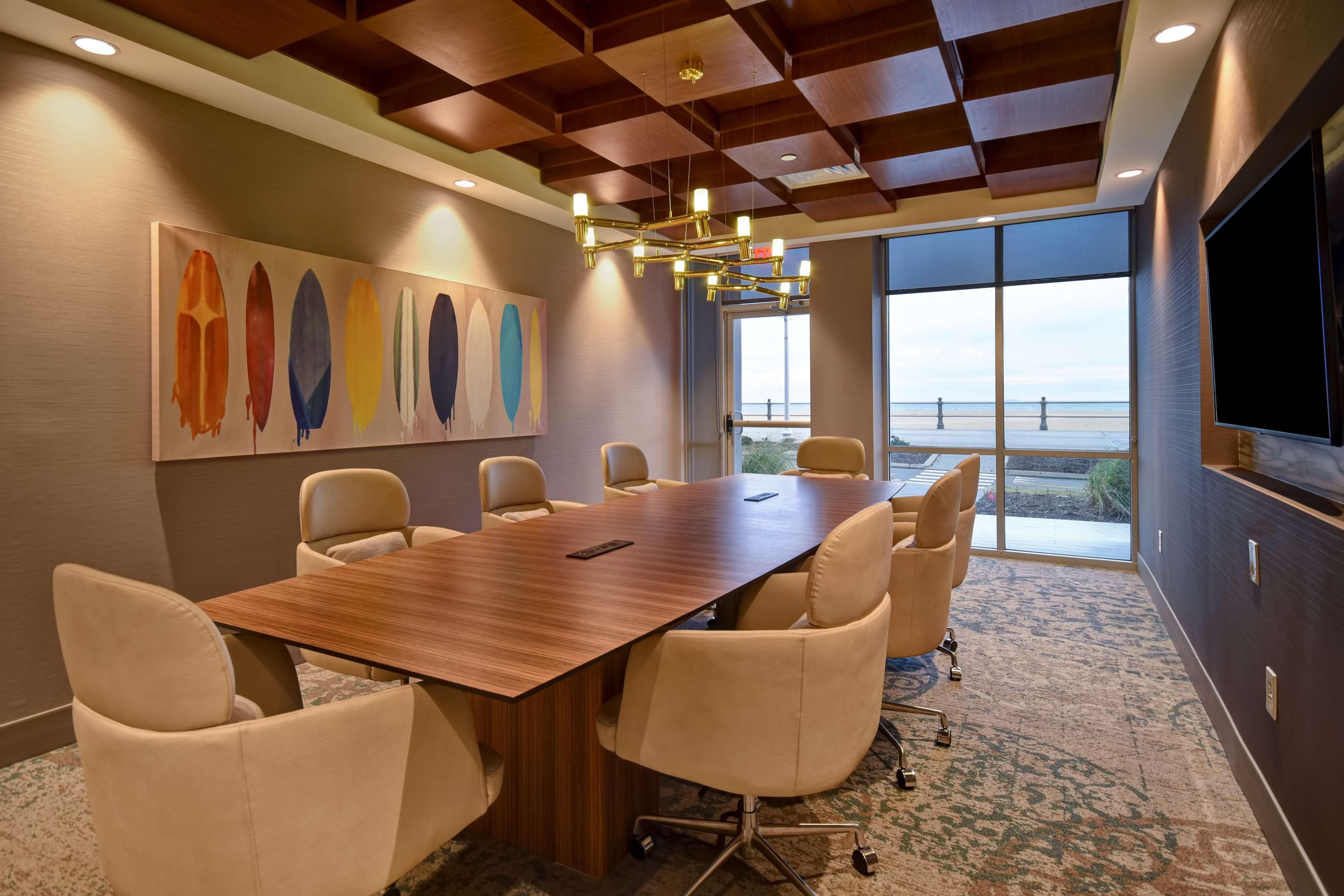 Hotel Doubletree By Hilton Oceanfront Virginia Virginia Beach