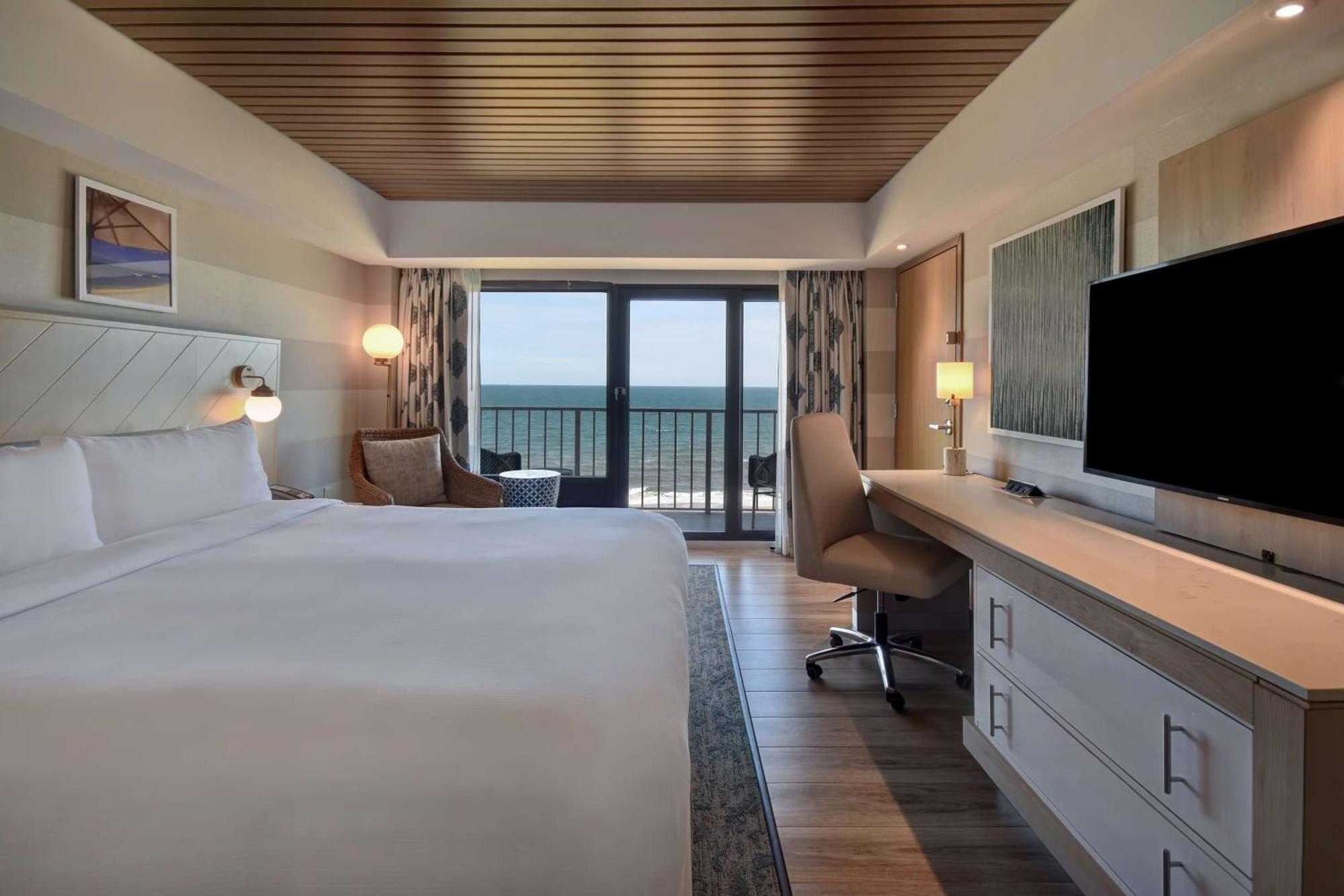 Hotel Doubletree By Hilton Oceanfront Virginia Virginia Beach