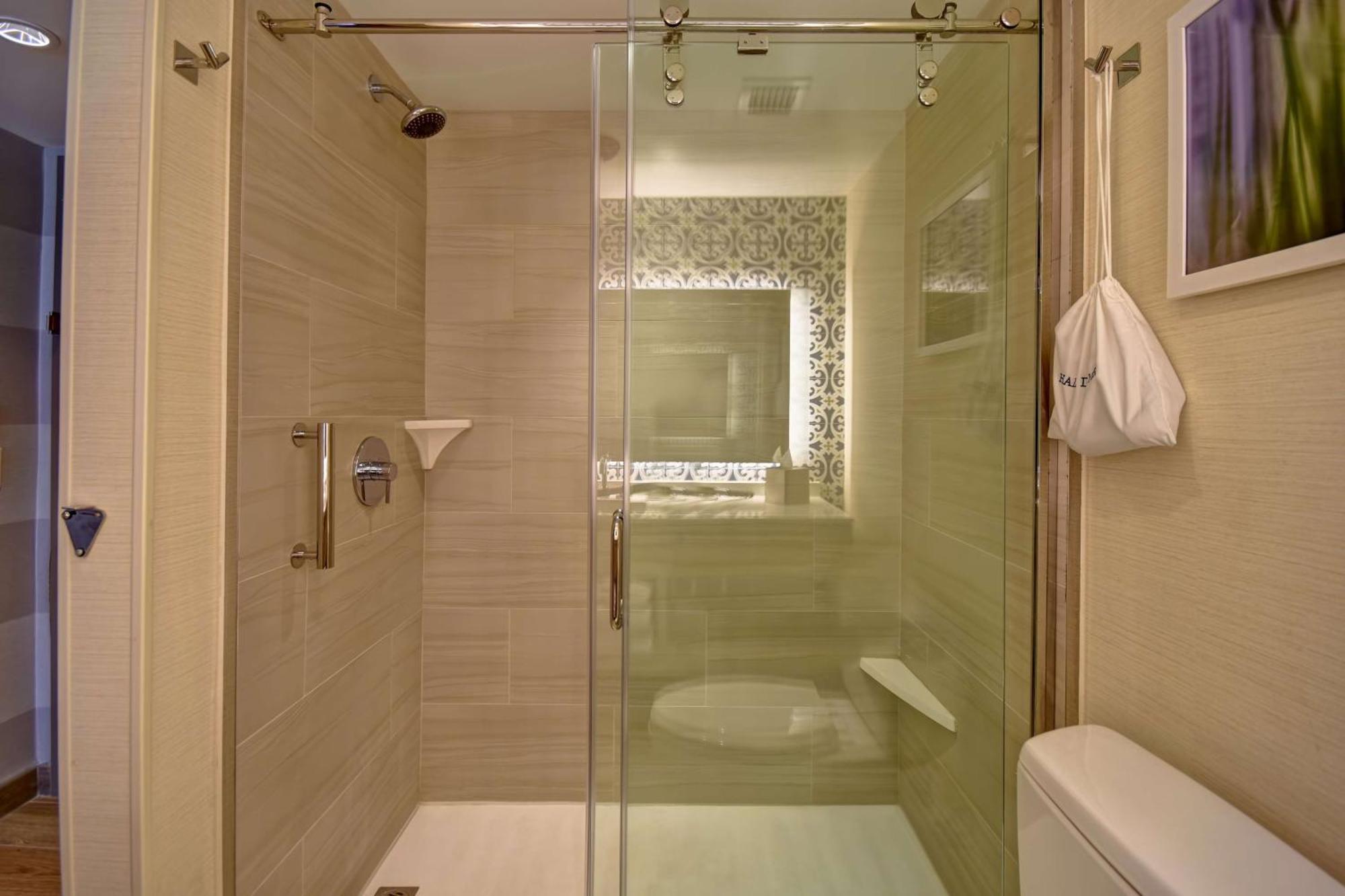 Doubletree By Hilton Oceanfront Virginia 4*