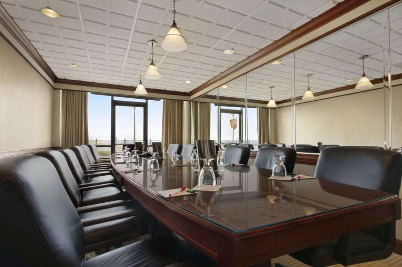 Doubletree By Hilton Oceanfront Virginia